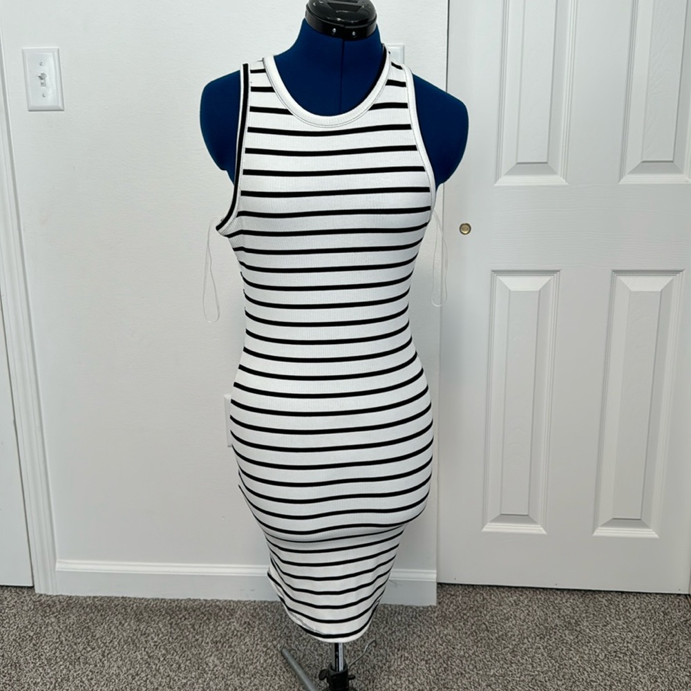 Ladies' Slim Fit Sleeveless Striped